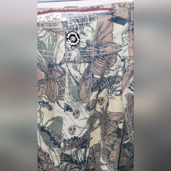 Skull camo art deco tropics artful dodger short size 36  **STAIN** - Picture 2 of 11